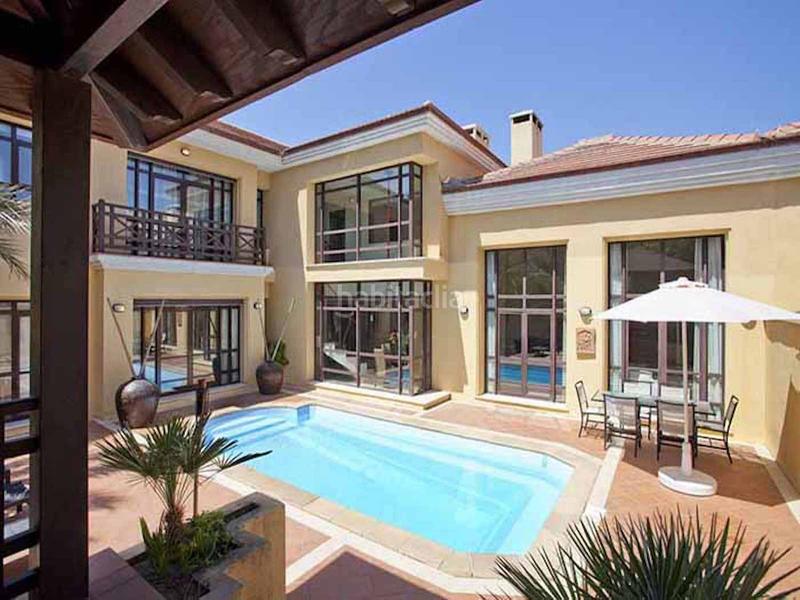 Foto 6c8ce758-1880-4d21-845a-24840256a5ed. Location chalet avec parking piscine dans Puerto Banús Marbella