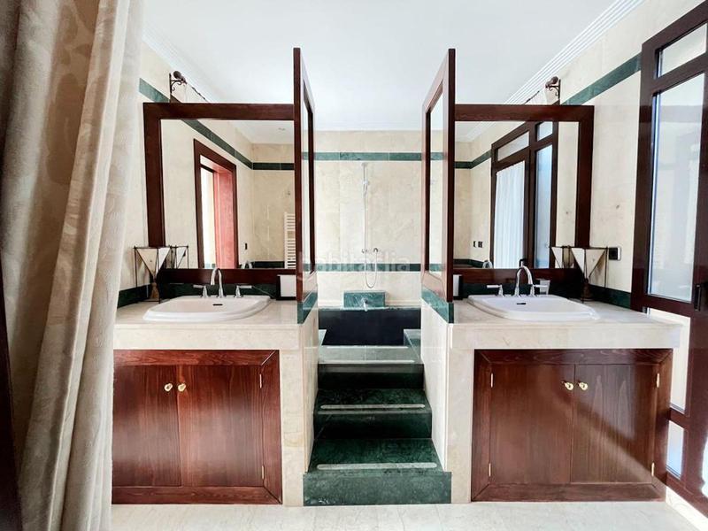 Foto 1c343248-5e69-4d72-bac5-538d64633043. Rent chalet with parking pool in Puerto Banús Marbella