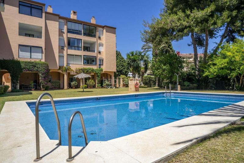 Foto 03e2603e-a443-4fe1-a87d-fd314eb548b0. Location appartement avec parking piscine dans Nueva Andalucía centro Marbella