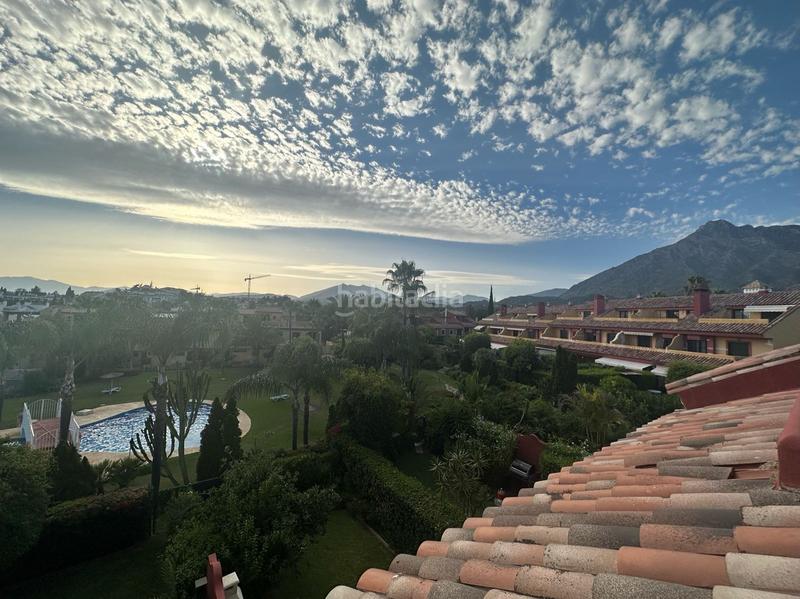 Foto 2480de36-6644-4394-9d97-e5f4f0cc16d0. Miete reihenhaus mit heizung parking pool in Las Lomas de Río Verde Marbella