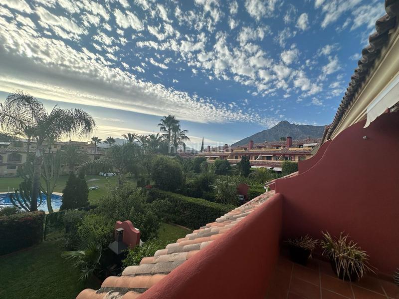 Foto 4136c37a-8b67-4705-ba25-c0b47af40981. Rent semi detached house with heating parking pool in Marbella