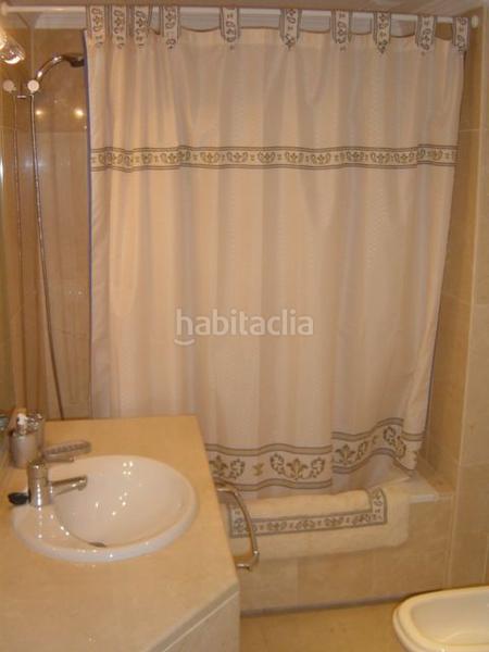 Foto 49ef8b5a-ce94-43f2-8e18-bd3761dba8bd. Location appartement avec parking piscine dans La Carolina - Guadalpín Marbella