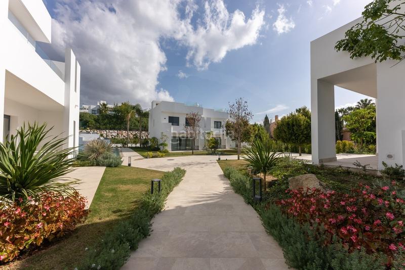 Foto 36f787b1-64ae-466d-925f-43e5c317b38d. Alquiler casa adosada en n/a adosado en alquiler en nueva andalucía, 3 dormitorios. en Marbella