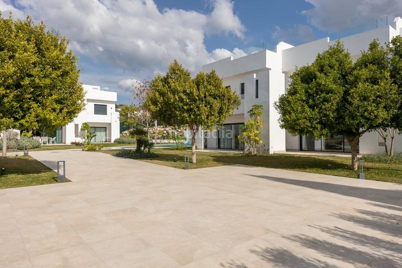 Foto 482d3d54-ea5c-4e66-a16e-c8150bc53346. Alquiler casa adosada en n/a adosado en alquiler en nueva andalucía, 3 dormitorios. en Marbella