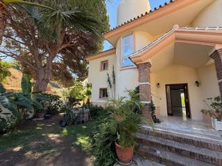 Miete Chalet in Costabella. Villa en alquiler en este  el rosario, 4 dormitorios.