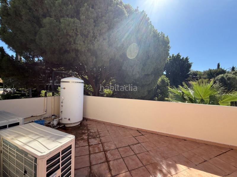 Foto 8c2b980e-340c-42be-9bb2-00dc24be8c4f. Location chalet avec parking dans Costabella Marbella