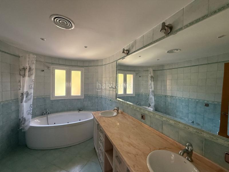 Foto e84374cd-b385-4c30-aebb-a259464b94ee. Location chalet avec parking dans Costabella Marbella