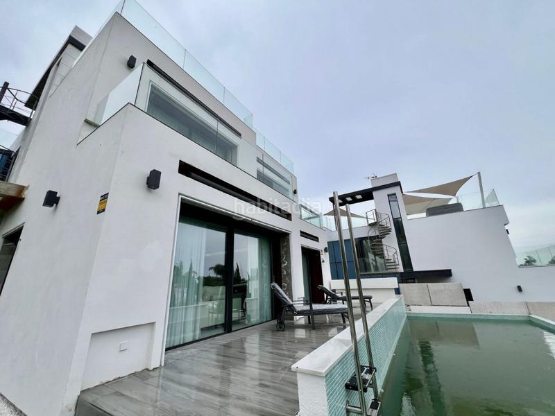 Foto 0824eb60-082a-4a2d-8711-8fdfdd7fadc2. Affitto chalet con parcheggio in Las Lomas de Río Verde Marbella