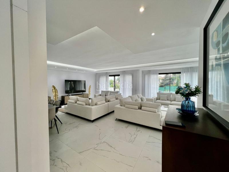 Foto a9ae957a-a6a4-4420-acad-94665e957251. Affitto chalet con parcheggio in Las Lomas de Río Verde Marbella