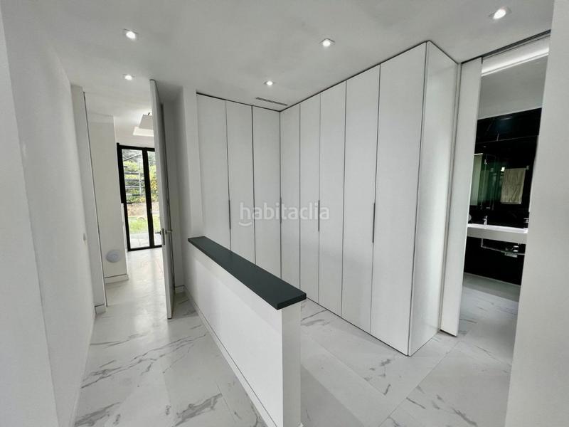 Foto 28a43a36-159f-4176-85fc-c84df33c3b12. Miete chalet mit parking in Las Lomas de Río Verde Marbella