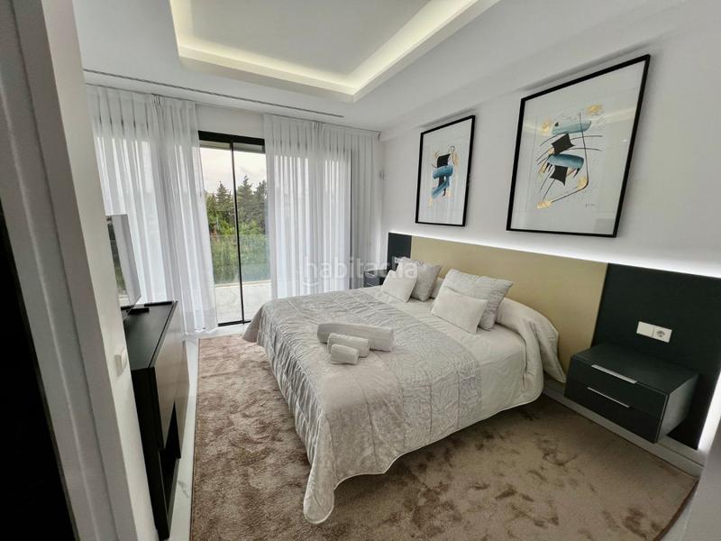 Foto d2c4ea35-2c43-40af-82d8-16a72e38b1df. Miete chalet mit parking in Las Lomas de Río Verde Marbella