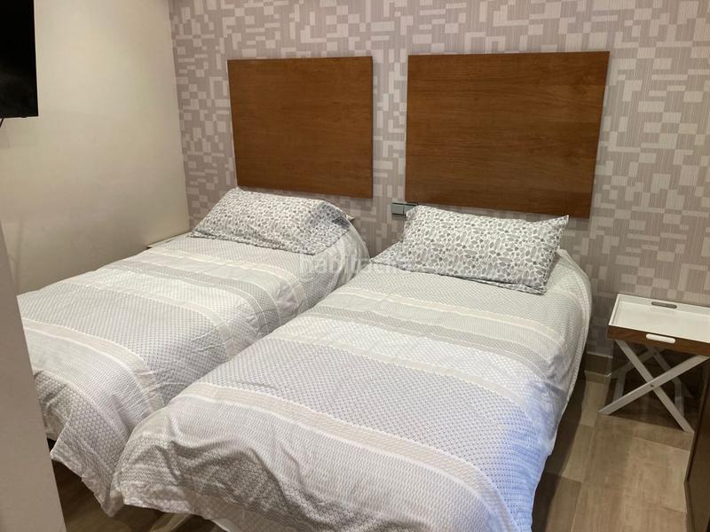 Foto 9f621273-9c5d-4016-a4f8-fc60225cf9cc. Rent apartment with parking in Zona de Punta Plata Estepona