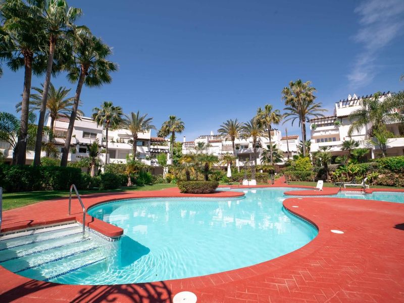 Foto 01e6ffd2-3814-434a-b461-44bf729e482d. Rent apartment with parking in Puerto Banús Marbella