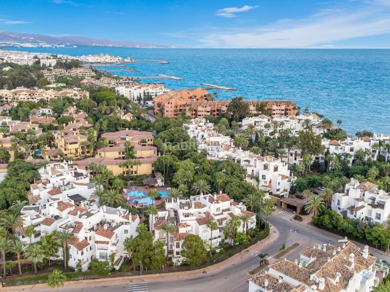 Foto f7198d8b-19e4-4f20-9f4b-658479dea394. Rent apartment with parking in Puerto Banús Marbella