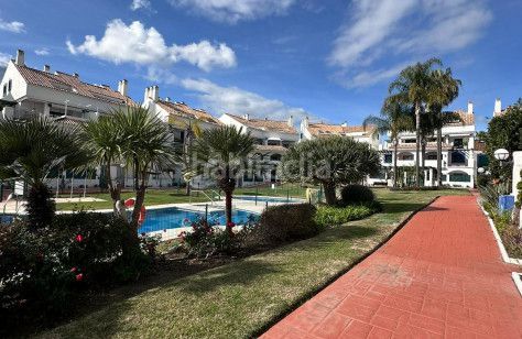 Foto 16088906-cf57-44ee-9bba-98594147b0ed. Casa adossada amb aparcament a Nueva Alcántara Marbella