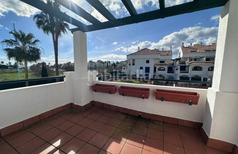 Foto e548d9ef-47d6-48ad-bcad-ff5dcdbcc091. Casa adossada amb aparcament a Nueva Alcántara Marbella