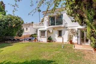 Chalet in Las Lomas de Río Verde