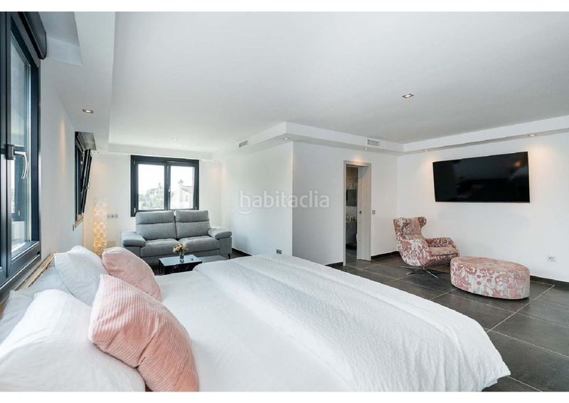 Foto f9aa6117-371d-4679-8398-d2b6d560e45d. Location chalet avec chauffage parking piscine dans Marbella