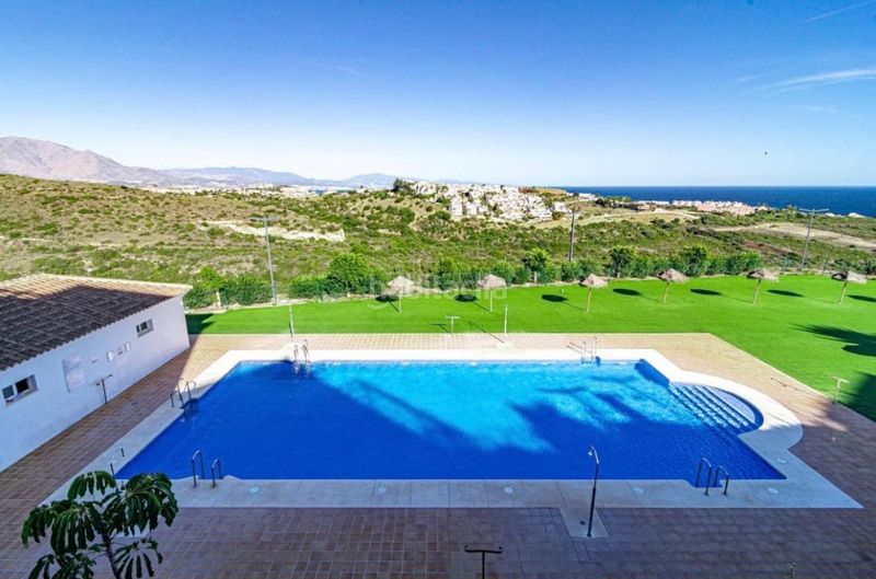 Foto e797bde3-82a0-4535-90a0-03d8e062c5ec. Rent apartment with heating parking pool in Chullera Manilva