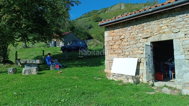Foto fec21b56-8eda-4849-9819-e4f5ed85a3a6. Finca rústica a Proaza