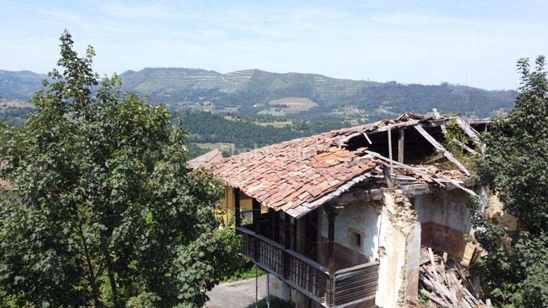 Foto 3a2a6fa8-55b3-453d-9644-b65f25638f0d. Casa adossada a Piloña