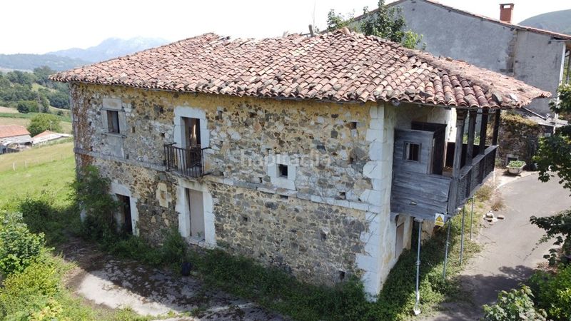 Foto 47674368-e7f3-46e3-933c-48b7bfcdbf0b. Casa adossada a Piloña