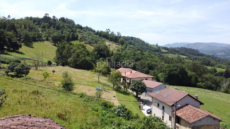 Foto b7cf1e82-53e9-4ce7-a635-b76fffd0ec18. Casa adossada a Piloña