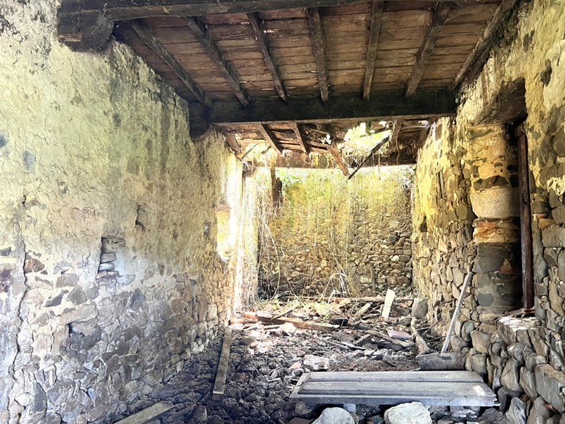 Foto beded4e5-7971-4685-bcc3-3a624c2811e1. Casa adossada a Piloña