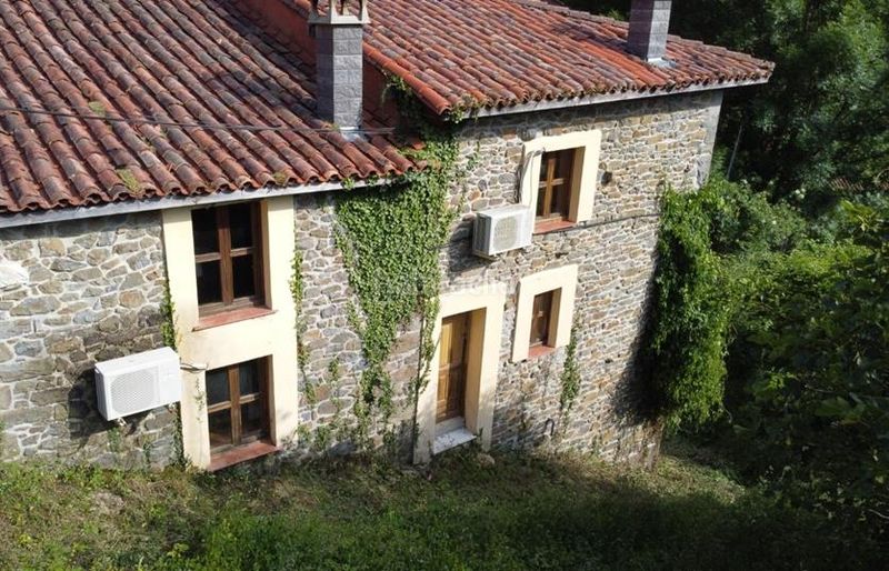 Foto 0d5a43c0-5a06-4e21-88c3-6a9915828c98. Casa adossada amb calefacció a Ponga