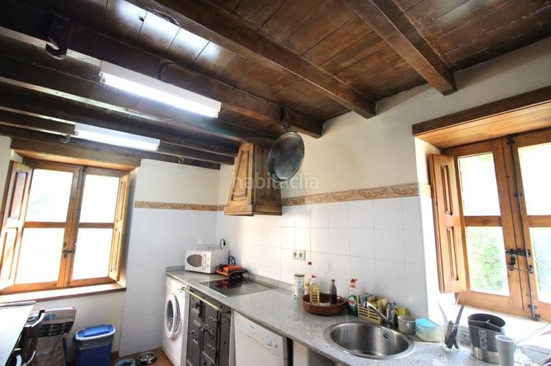 Foto efd86f1e-3996-4fc0-a786-dcbc7d6fb708. Casa adossada amb calefacció a Ponga