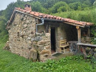 Masia a Lugar caleao 115. Cabaña en parque reserva redes, caso
