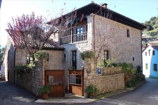 Casa a Lugar alevia 19a. Casona asturiana  (hotel) . peñamellera baja