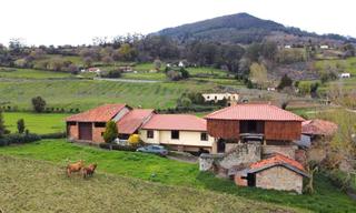 Casale en N/a. Casa tradicional en salas
