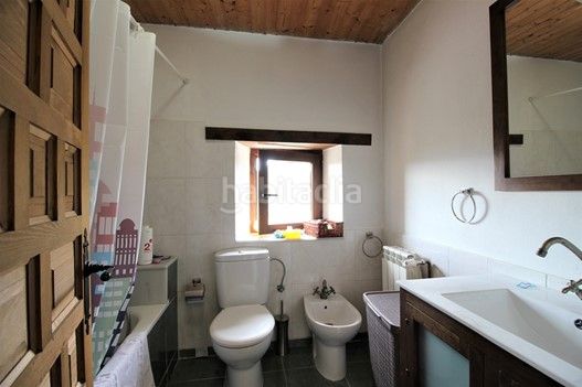 Foto 6f33817b-7aa4-4065-b447-05b198f96fa8. Casa a n/a a Parres