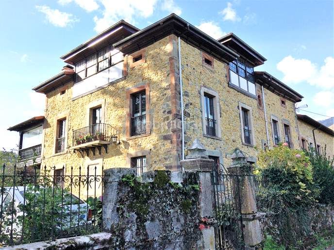 Foto 92e61aac-0cdd-4303-8fc8-a4c5b5961959. Casa a n/a a Parres