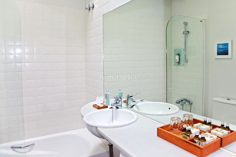 Foto 749cf77d-35df-4847-9028-53bc3a5128b4. Edifici a les quintanes 24 a Caravia
