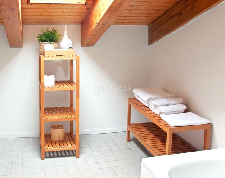 Foto 757c8700-51f1-4eb1-9d2c-00628feedb6e. Edifici a les quintanes 24 a Caravia