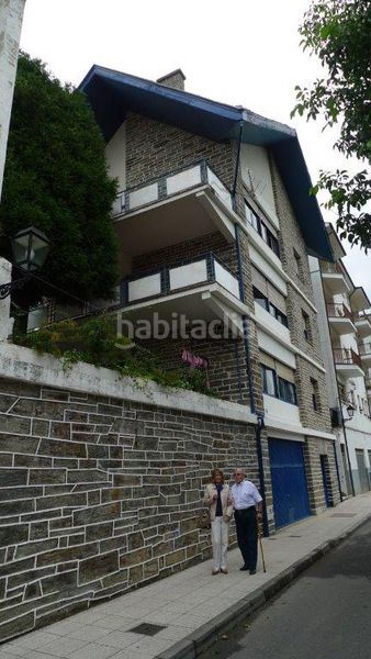 Foto 3a6e5979-1a13-437f-9eb2-48b0f066d662. Edifici a avenida américa 10 a Allande