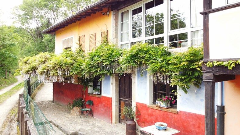Foto 42779509-d156-4371-a5a9-e615962832da. Casa a Parres