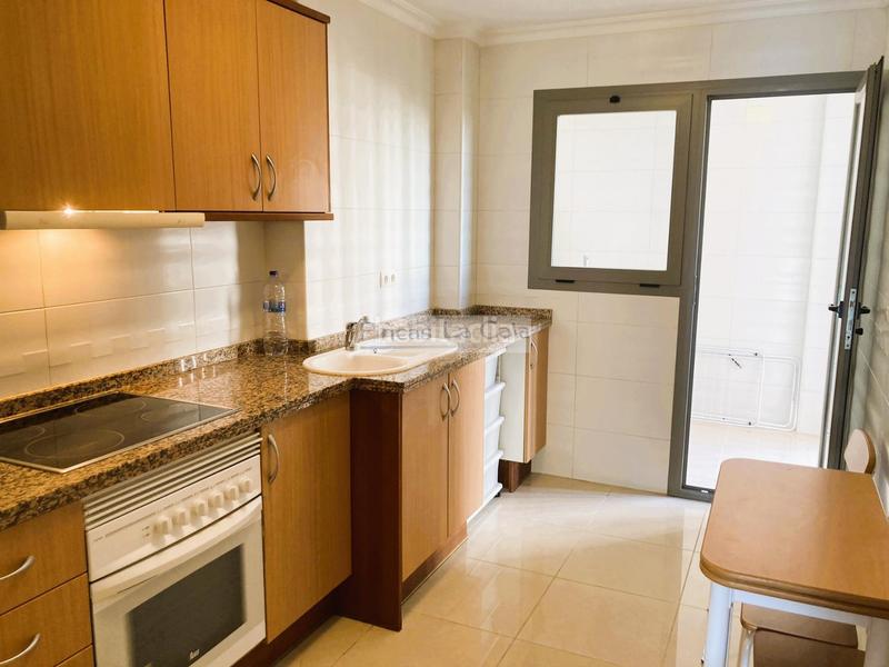 Foto 3dd4e954-cc30-476c-b410-d9cd9b25fe8a. Lloguer apartament amb calefacció aparcament piscina a Vila Joiosa (la)