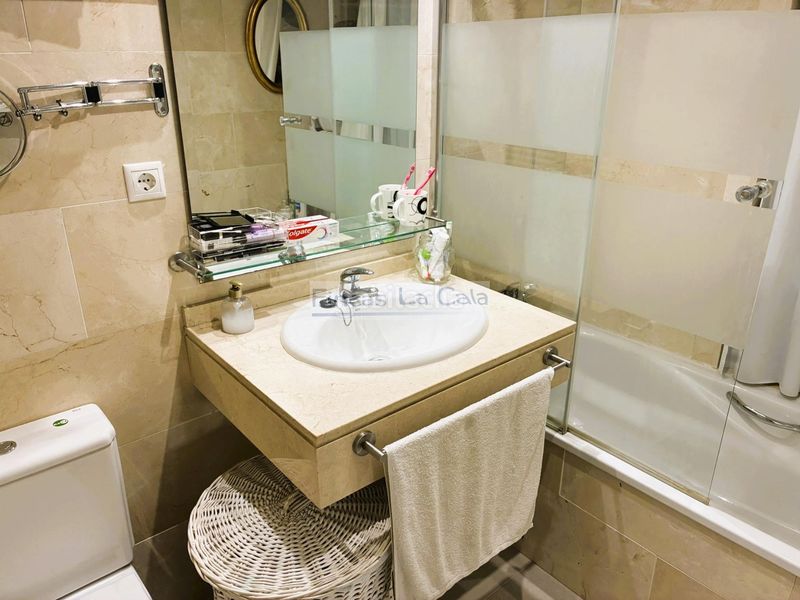 Foto fb034526-8ef3-460d-8504-46ff34e79c0f. Apartament amb calefacció aparcament piscina a Cala Alta-Veramar Vila Joiosa (la)