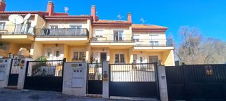 Casa a schiera  Calle peña agustina 2. Chalet adosado en pedrezuela