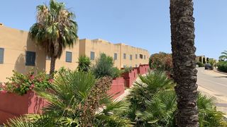 Appartement à Golf Valle Este. 400 m2, de jardin privado.