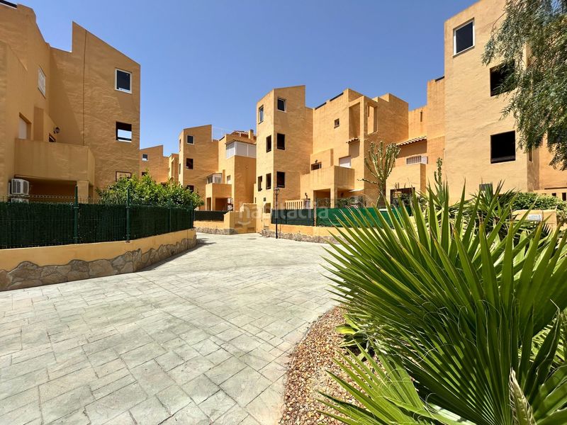 Foto a9573c57-3db3-47ae-8f45-be606736d453. Apartament amb aparcament piscina a puerto Vera Vera
