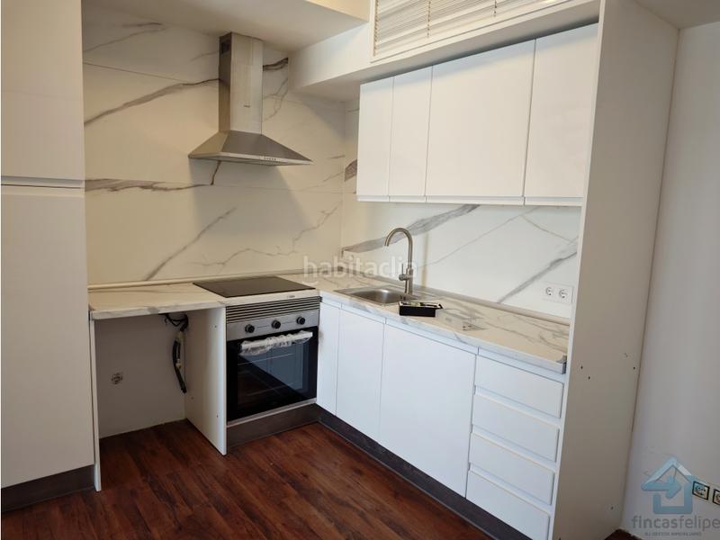 Foto 09d8b915-38c3-4443-ab0d-51e9e8239644. Oficina amb calefacció a Simancas Madrid