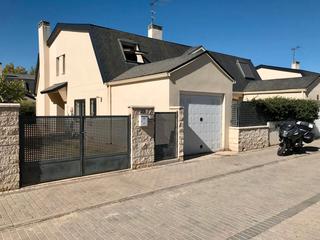 Casa aparellada a La Montaña - El Cortijo. Maravilloso chalet pareado en venta