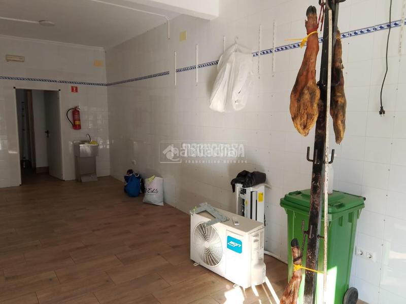 Foto 6a3c8dbc-e914-4b79-be83-afd869d7500b. Alquiler local comercial tienda en alquiler en san josé de la rinconada en San Jose de la Rinconada