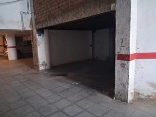 Car parking in Calle cristóbal colón 4