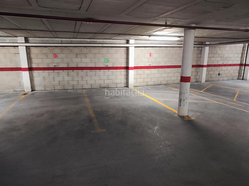 Foto 18a789dc-0a65-401d-9a1a-82f8c83bb8a3. Parking coche en plaza de la barrera 45 aparcamiento la barrera en Lucena