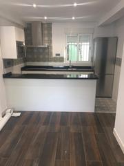 Location Appartement à Pasaje marino francisco de los ríos 12. Piso fidiana cerca de hipercor